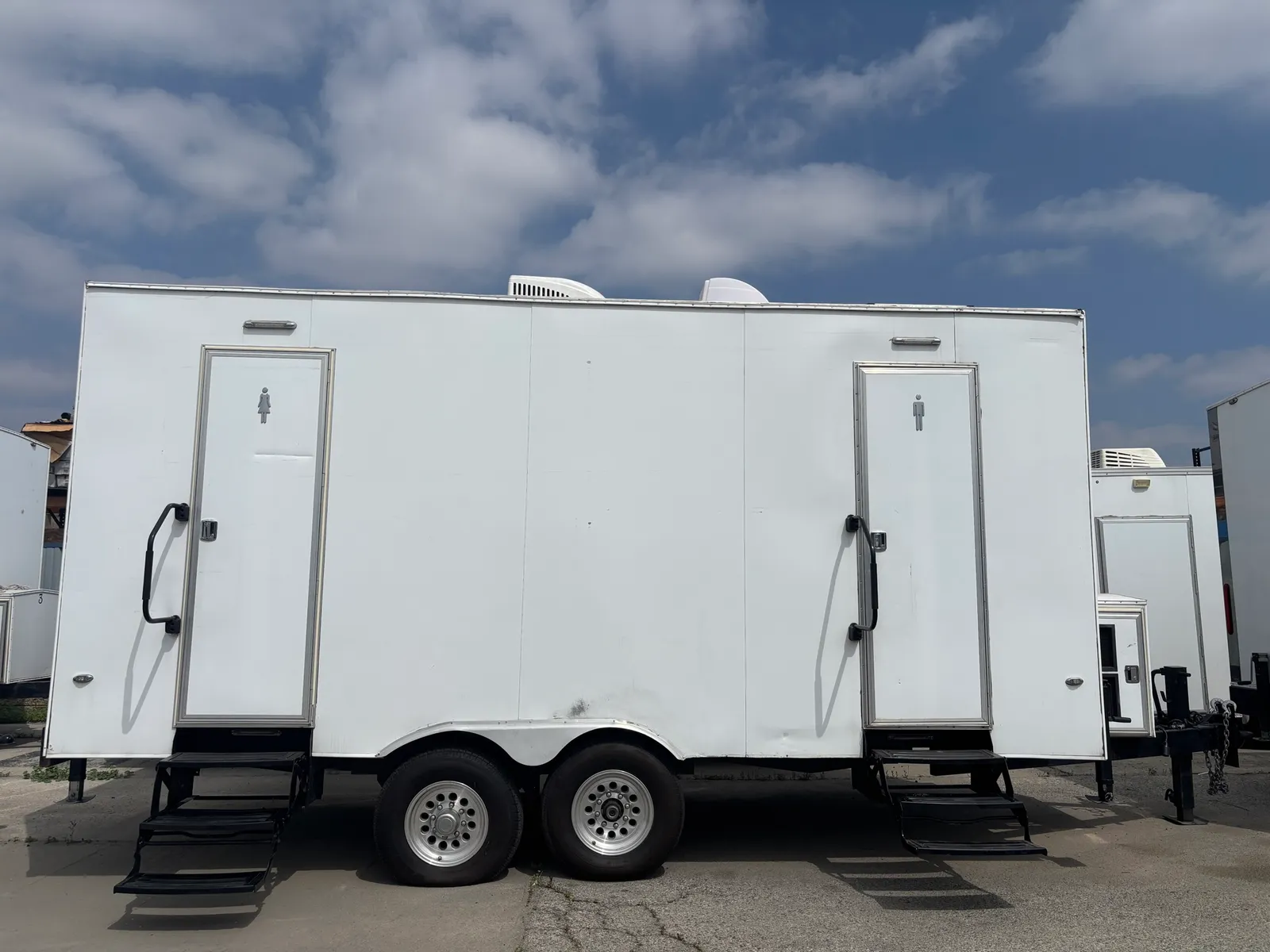 6-Unit exterior