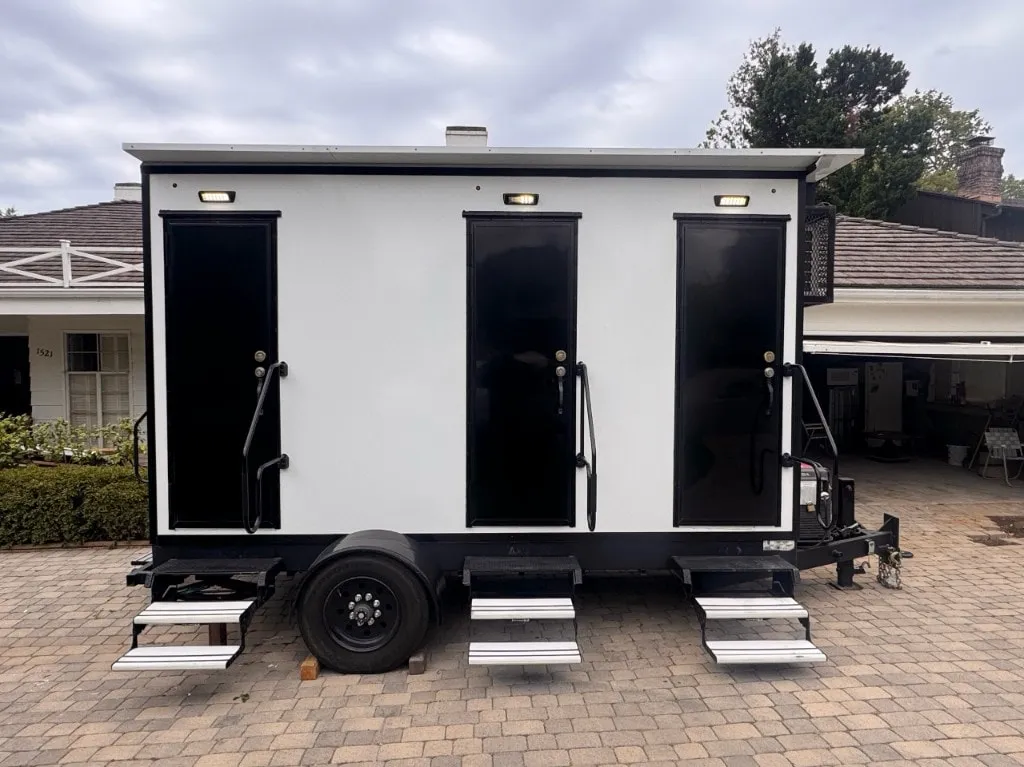 Solar Trailer exterior